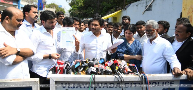 జైలులో వల్లభనేని వంశీతో వైఎస్ జగన్ ములాఖత్..