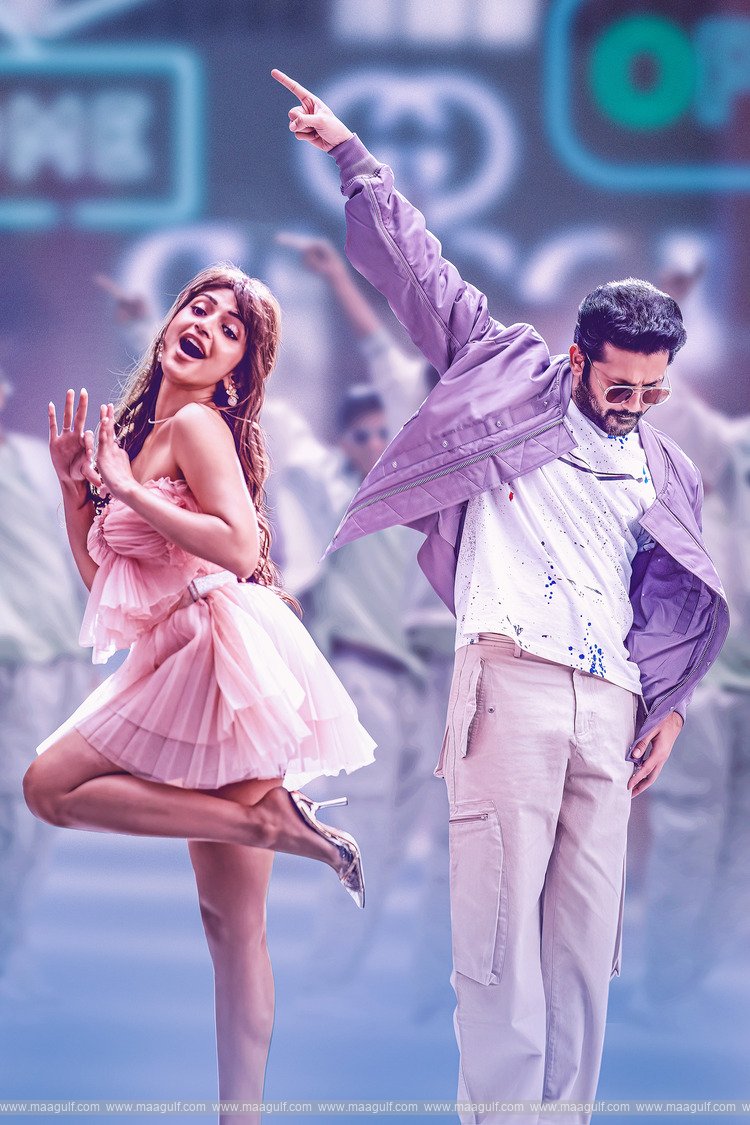 9 సూపర్ స్టార్ మహేష్ బాబు లాంచ్ చేసి రాబిన్హుడ్ నుంచి సాంగ్