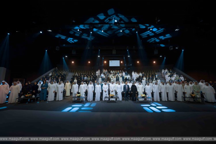 Sultan bin Ahmed Al Qasimi honours \'Tamayuz\' awards winners