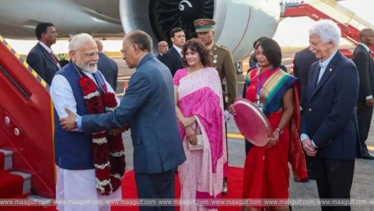 మారిష‌స్‌ చేరుకున్న ప్ర‌ధాని మోడీ