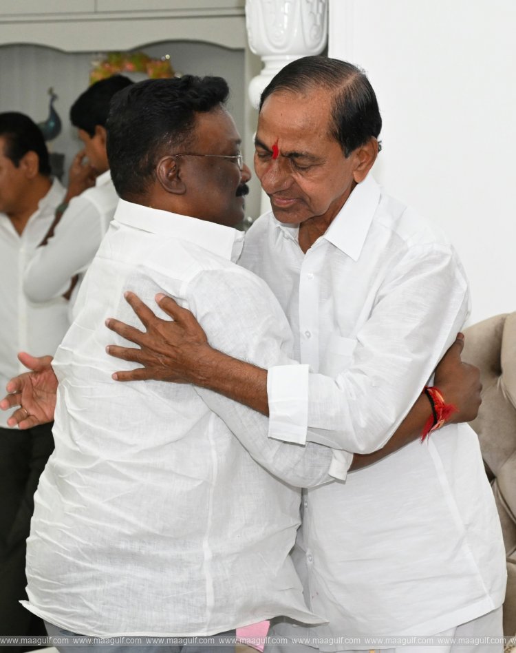 కేసీఆర్‌ను కలిసిన దాసోజు శ్రవణ్‌..