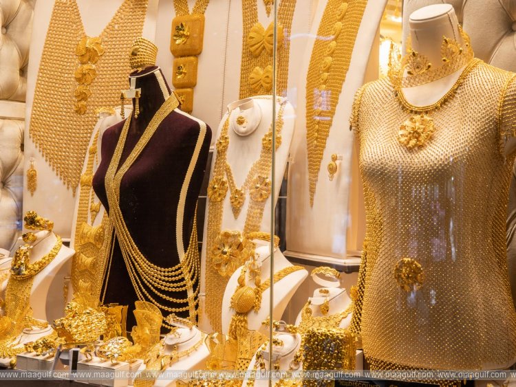 బంగారం అమ్మడానికి ఇది సరైన సమయమా? రికార్డు స్థాయికి బంగారం ధరలు..!!