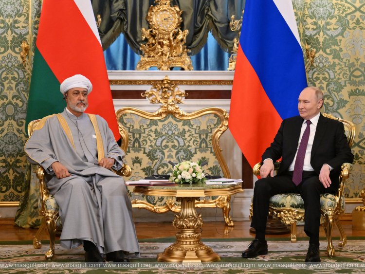 20 Sultan of Oman, Russian President discuss global developments