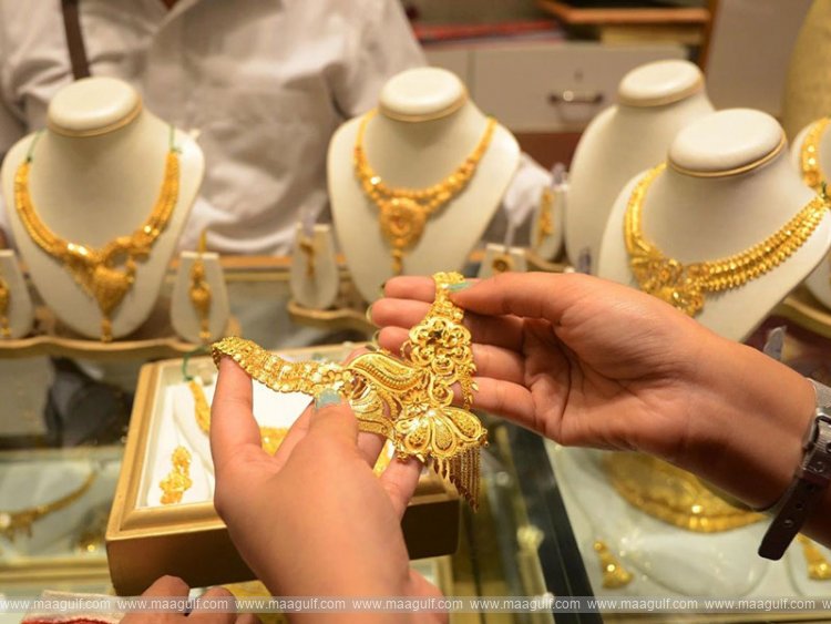 గంట గంటకు పెరుగుతున్న బంగారం ధరలు..!!