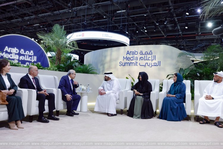 Ahmed bin Mohammed meets with Lebanese Prime Minister on sidelines of Arab Media Summit in Dubai