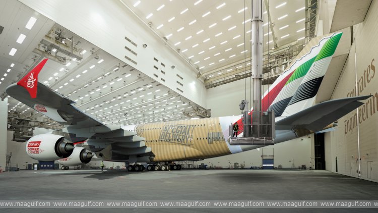Unboxing the Emirates Courier Express Livery