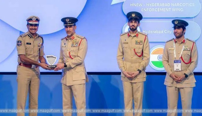 దుబాయ్ పోలీస్ సమ్మిట్‌.. హైదరాబాద్ సీపీ ఆనంద్‌కు \'ఎక్సలెన్స్\' అవార్డు..!!