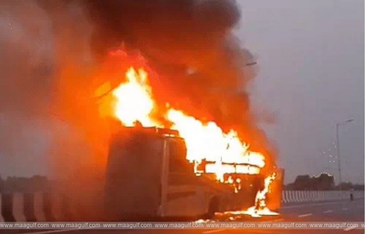 1 స్లీపర్ బస్సులో మంటలు–ఐదుగురు సజీవదహనం