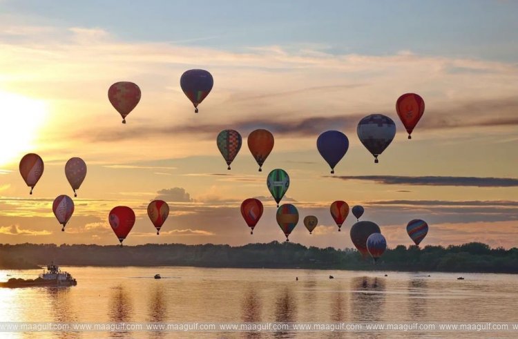 20 UAE Balloon ascends in Russian skies