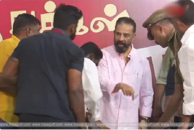 1 కత్తి పట్టుకోమన్న కార్యకర్త పై కమల్ హాసన్ ఫైర్…