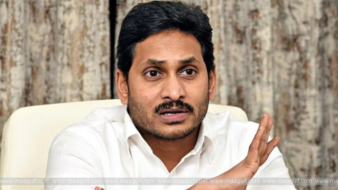 1 ఫోన్ ట్యాపింగ్ ఆరోపణల పై స్పందించిన జగన్