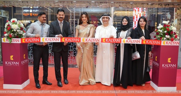 యూఏఈ: సినీ నటి శ్రీలీల చేతుల మీదుగా రెండు కొత్త కళ్యాణ్ జువెల్లర్స్ షోరూంలు ప్రారంభం