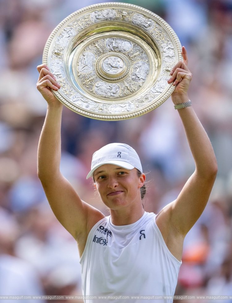 20 Świątek claims first Wimbledon title