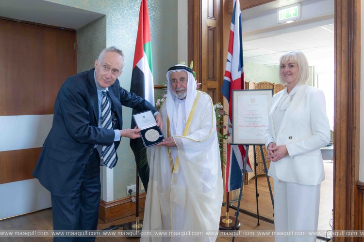 Sharjah Ruler receives Exeter Medal, unveils Al Qasimi Building