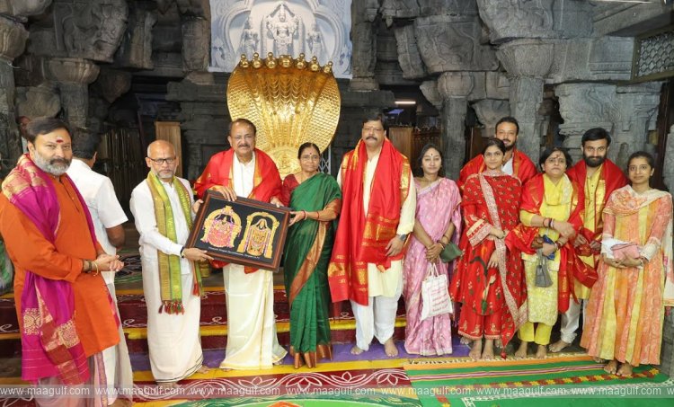 వీఐపీలు ఏడాది కోసారి మాత్రమే శ్రీవారిని దర్శించుకోవాలి: వెంకయ్య నాయుడు