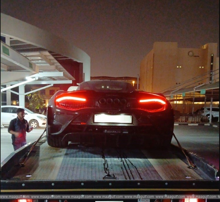 20 Dubai Police Impound Two Vehicles Over Reckless Stunt Driving