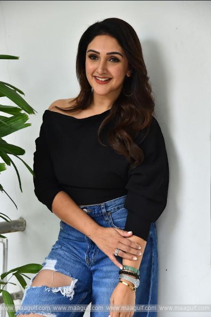 13 హీరోయిన్ శ్రీ దేవి విజయ్ కుమార్ తో మాగల్ఫ్ ముఖాముఖీ
