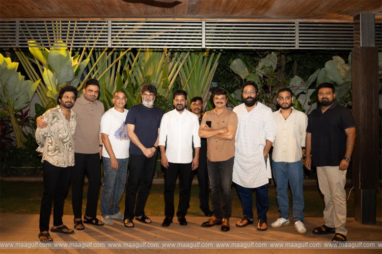 తెలంగాణ సీఎంతో దర్శకులు, నిర్మాతలు భేటీ..