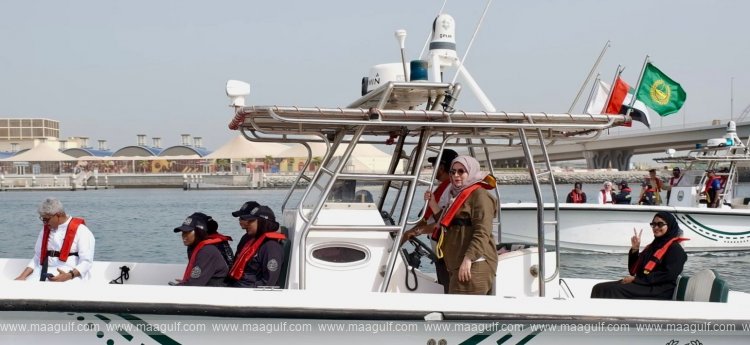 20 Dubai Police’s \'Shade and Reward\' Initiative Raises Awareness Among Workers at Deira Port