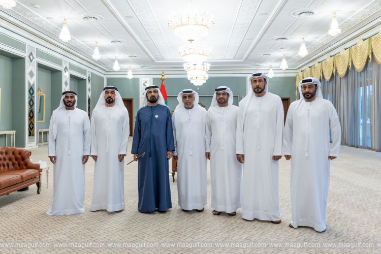 20 Sheikh Mohammed meets with retired senior officers from Dubai Police