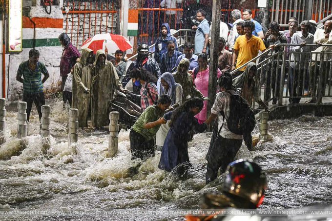 1 హైదరాబాద్ వాసులకు హైఅలర్ట్.. ఈ ప్రాంతాల్లో భారీ వర్షం.. బయటకు రావొద్దు..