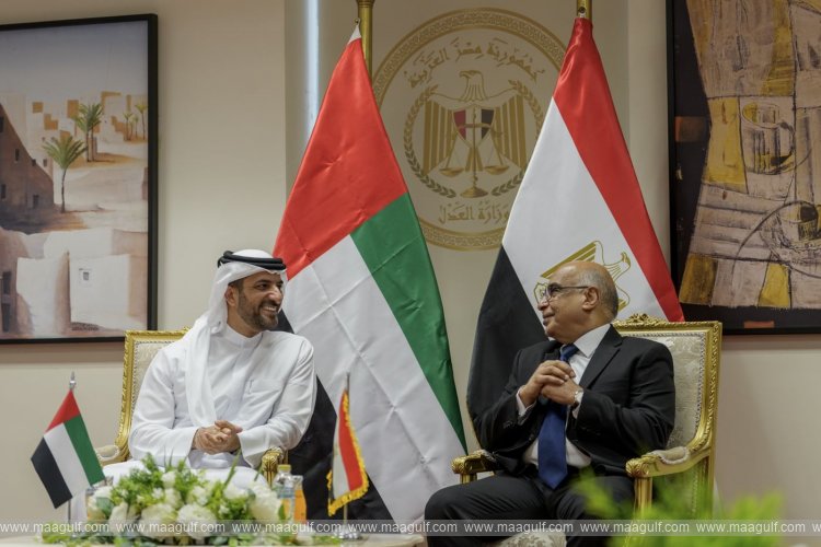 Sultan bin Ahmed meets with Egyptian Minister of Justice