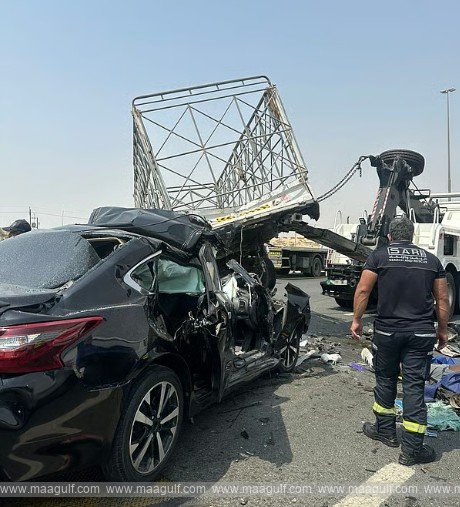 ఘోర రోడ్డు ప్రమాదం..ఒకరు మృతి, పలువురికి గాయాలు..!!