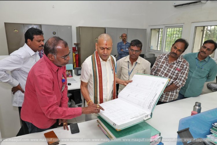 టిటిడి పరిపాలనా భవనంలోని పలు శాఖలను పరిశీలించిన టిటిడి ఈవో