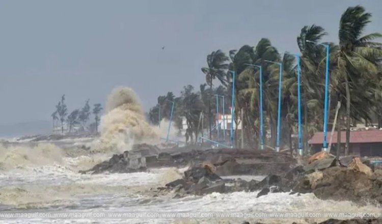 \'Montha\' becomes a severe cyclone.. High alert in AP..