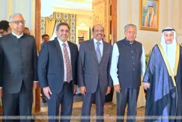 1 బహ్రెయిన్ లో కేరళ ముఖ్యమంత్రికి ఘన స్వాగతం..!!