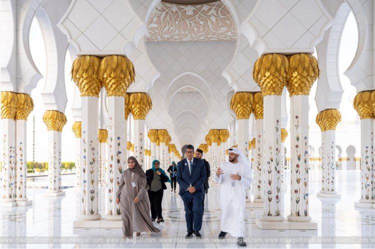 President of Palau visits Sheikh Zayed Grand Mosque in Abu Dhabi