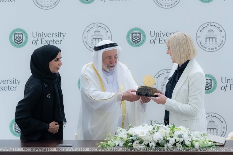 20 Sharjah Ruler signs agreement between UODH, Exeter