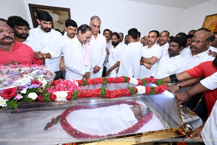 KCR pays tribute to Harish Rao\'s father