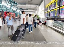 Over 800 flights delayed at Delhi airport