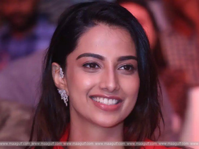 ‘విశ్వంభర’ నా కెరీర్‌లో మైలురాయి: మీనాక్షి చౌదరి