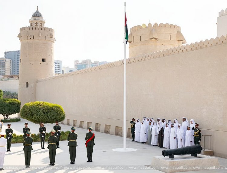 ఖాసర్ అల్ హోస్న్‌లో జెండా ఎగురవేసిన యూఏఈ ప్రెసిడెంట్..!!