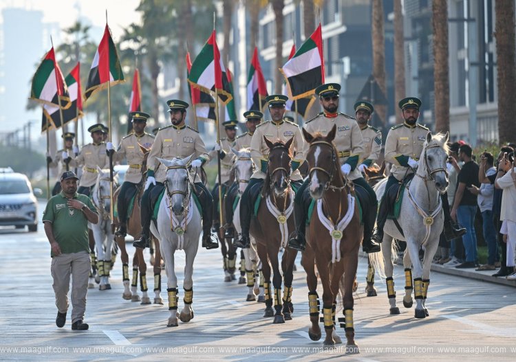 దుబాయ్ సిటీ వాక్..కన్నులపండువగా ఈద్ అల్ ఎతిహాద్ పరేడ్..!!