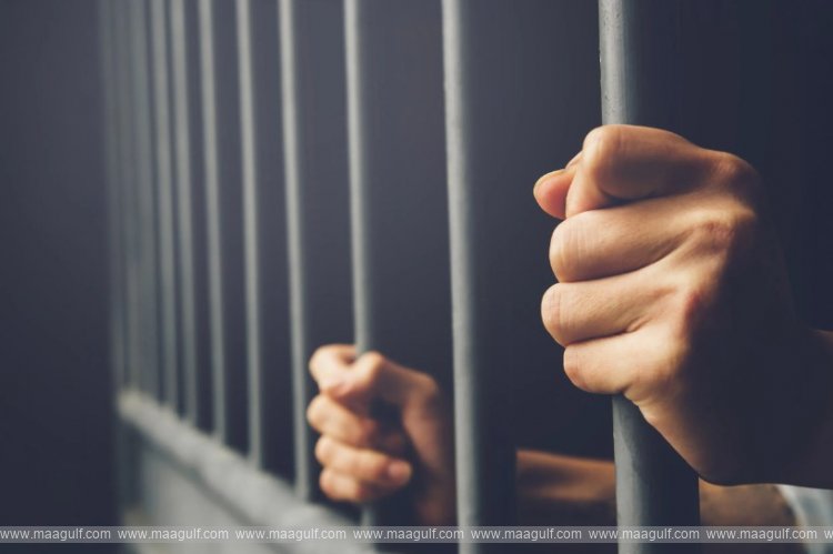 డ్రగ్స్ తో తడిసిన పేపర్ పార్సిల్..మహిళకు జైలుశిక్ష..!!