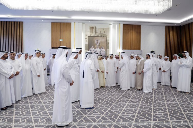 Sheikh Hamdan meets with more than 200 local dignitaries and families from Deira