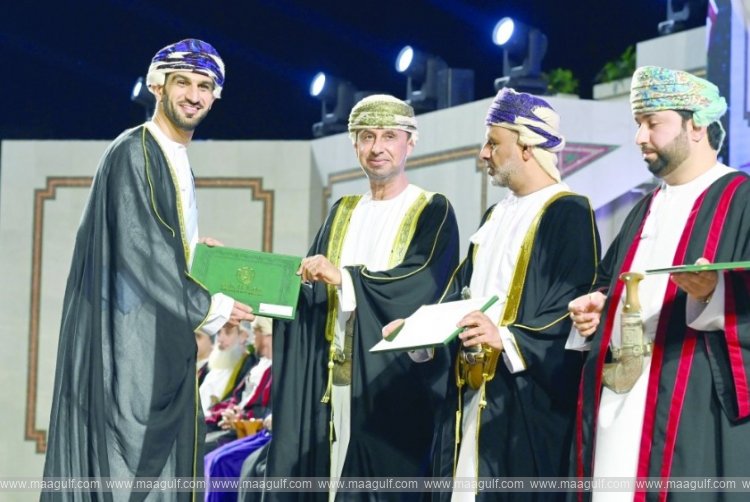 సుల్తాన్ ఖబూస్ యూనివర్సిటీలో స్నాతకోత్సవం సందడి..!!