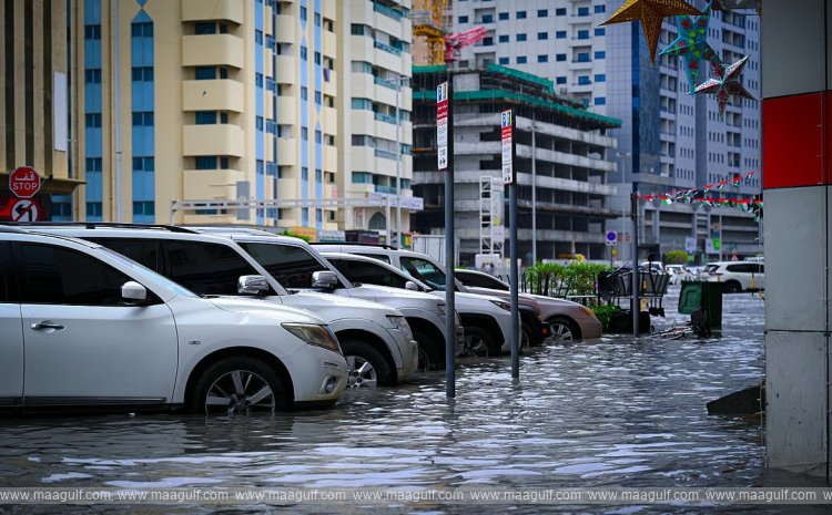 యూఏఈలో వాహనాలతో గ్యారేజీలు ఫుల్..!!