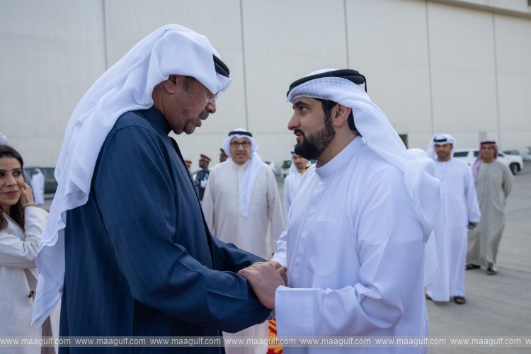 Ahmed bin Mohammed sees off Kuwait Minister of Defence