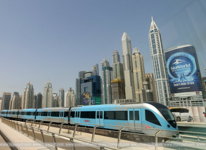 Technological revolution in Dubai\'s transportation system: Smooth travel despite population growth!
