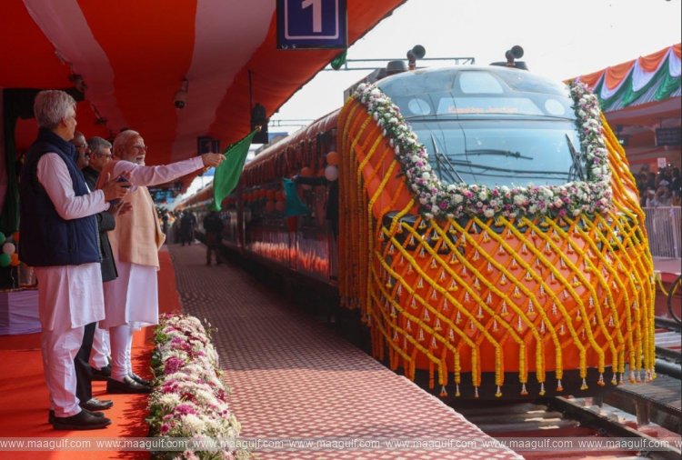 పట్టాలెక్కిన తొలి వందే భారత్ స్లీపర్ రైలు