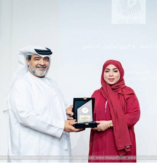 The UAE Journalists Association organizes two training workshops on \'Business Etiquette and International Protocol\'