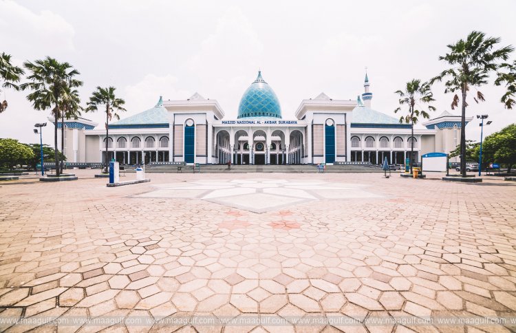 సురబయ గ్రాండ్ మస్జీదుకు పోటెత్తిన ప్రజలు..!!