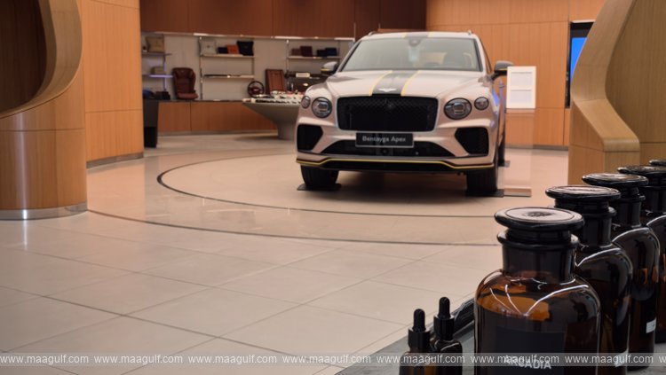 Bentley Emirates and Arcadia by Amna Present \'Essence in Motion\' Art and Scent Collaboration