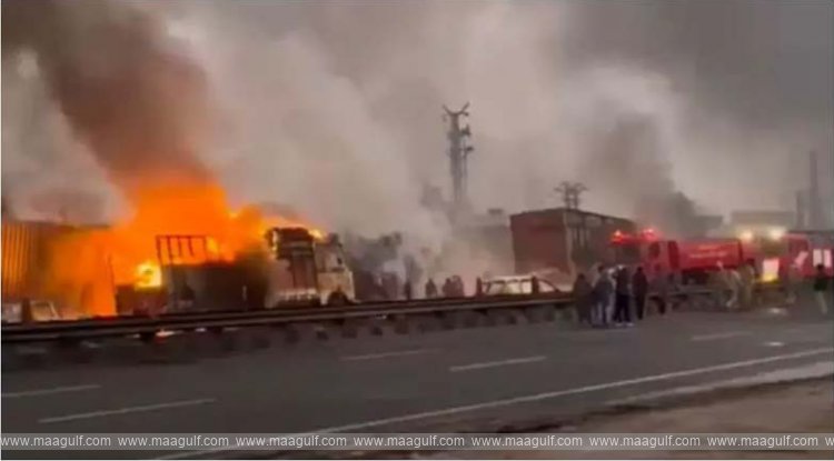 హైవే పై గ్యాస్ ట్యాంకర్ పేలుడు