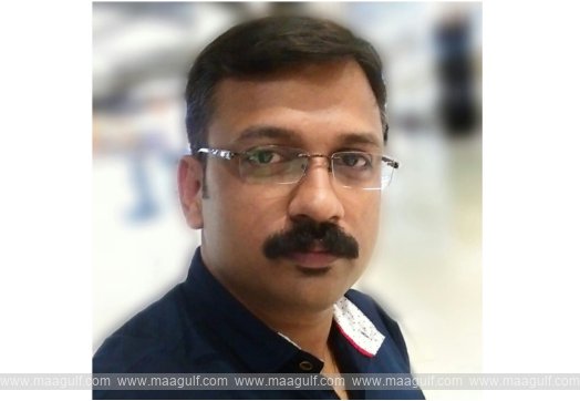 బ్యాడ్మింటన్ గేమ్‌ ఆడుతూ..కేరళ వాసి మృతి..!!