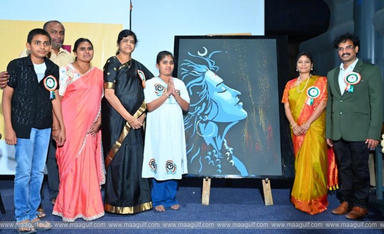 Little Pravya Aditri who achieved a world record in painting
